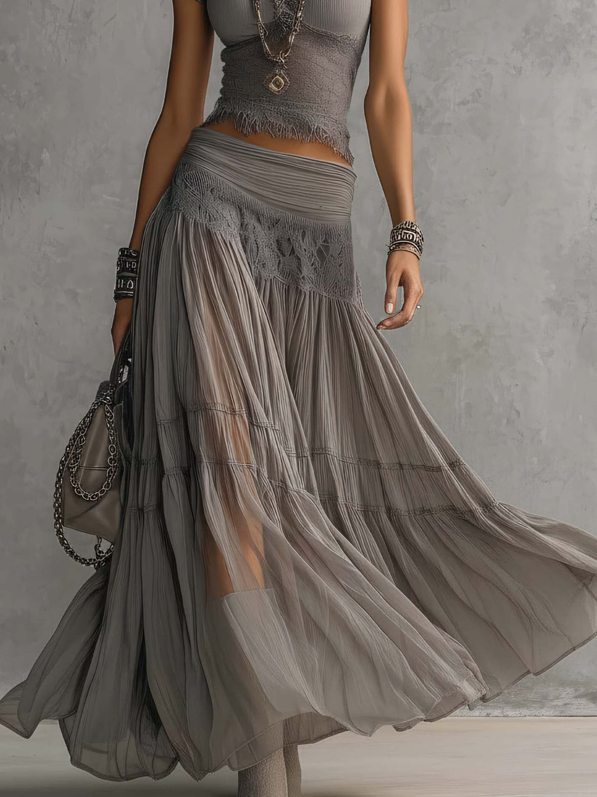 Sofía - Conjunto de Top Gris de Encaje Transparente y Falda Maxi Plisada