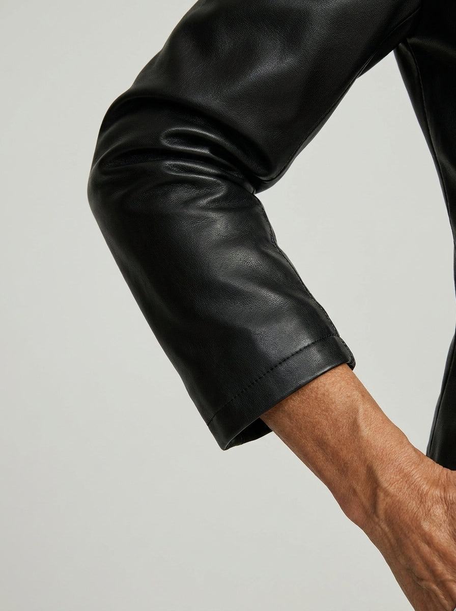 Chaqueta Corta Biker de Polipiel Negra