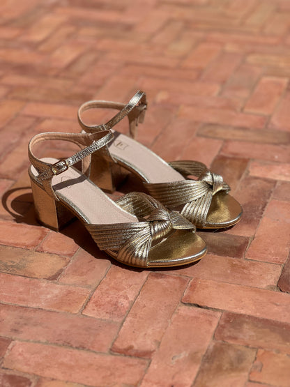 Sandalias de Tacón en Piel Dorada