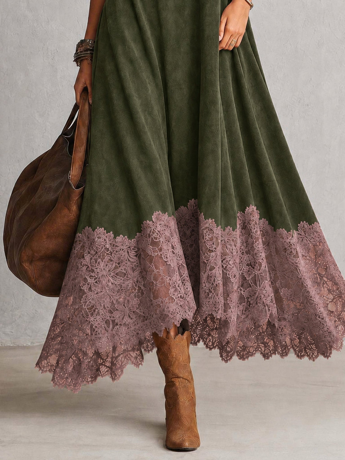Abril | Vestido Largo de Antelina con Bajo de Encaje