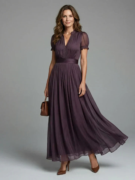 FLAVIA | Vestido Largo Morado con Escote de Cerradura en Gasa con Encaje