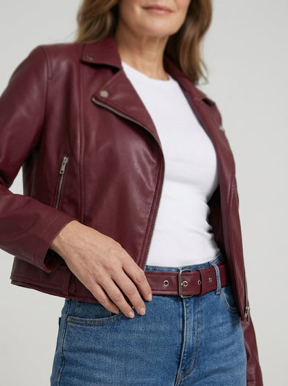 Chaqueta Corta de Polipiel en Color Liso