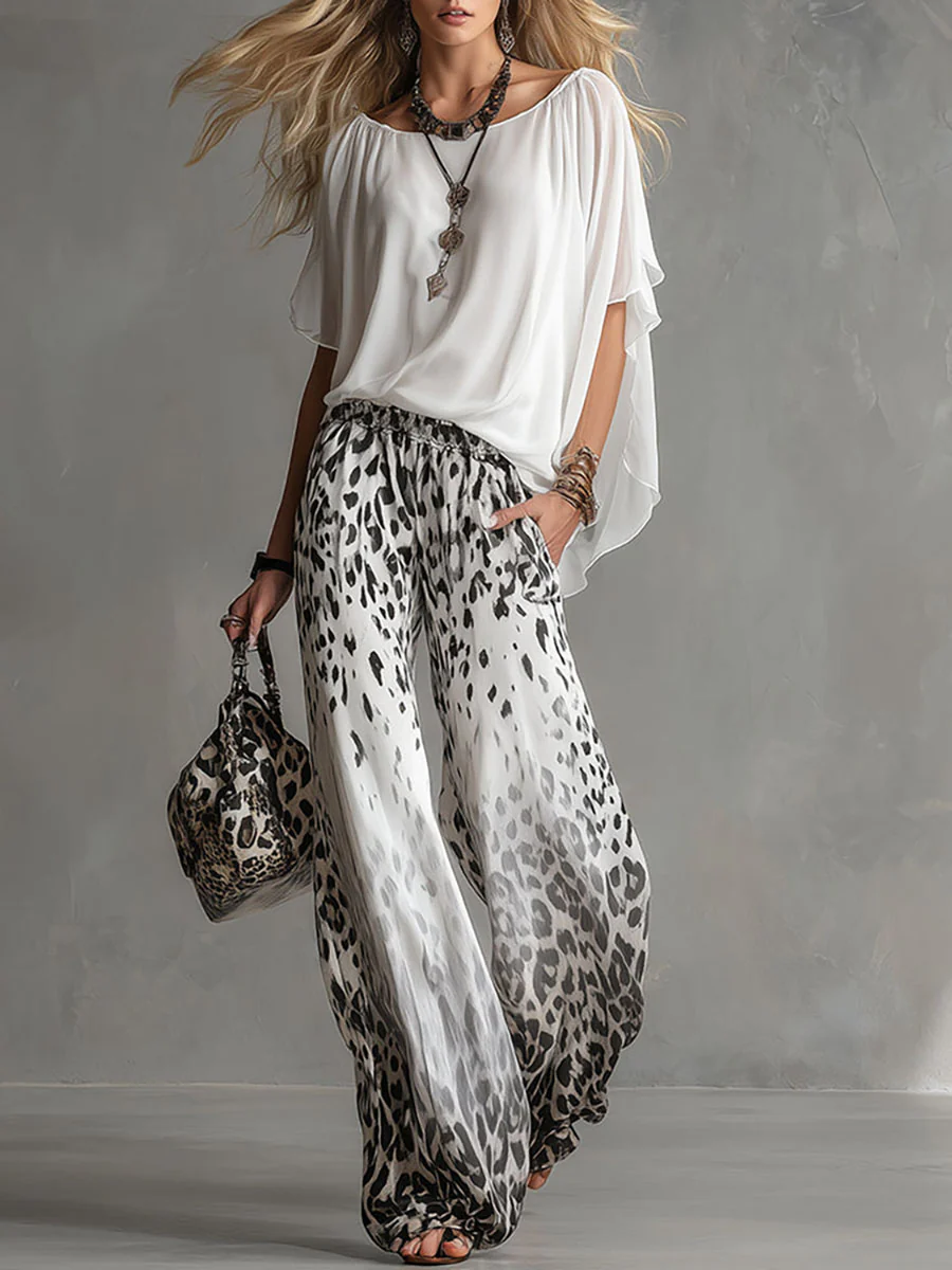 Silvia - Conjunto de Camiseta Blanca Fluida y Pantalón de Gasa con Estampado de Leopardo