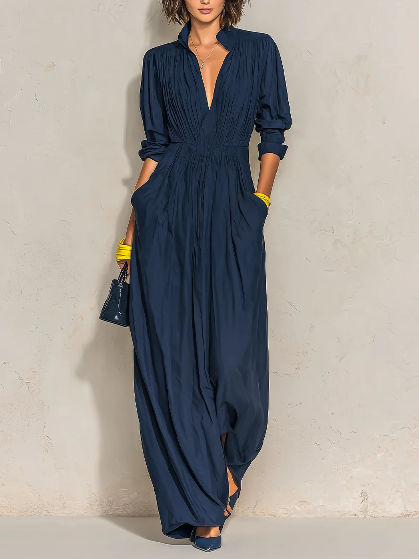 Alma - Vestido largo plisado azul marino con escote en V