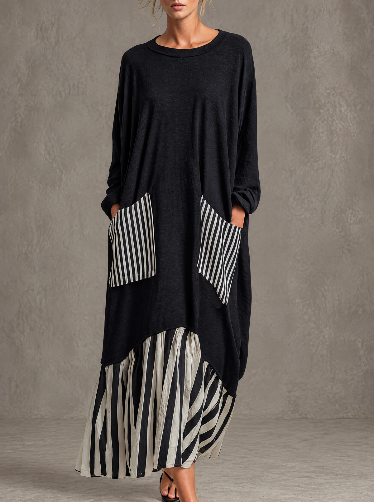Alba | Vestido largo oversize de algodón negro con rayas estilo patchwork